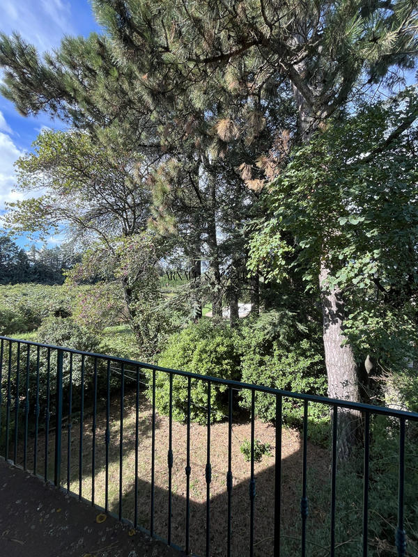 Bastide - 300 m² - 1 pièce