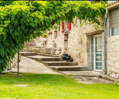 Maison - 450 m² - 11 pièces