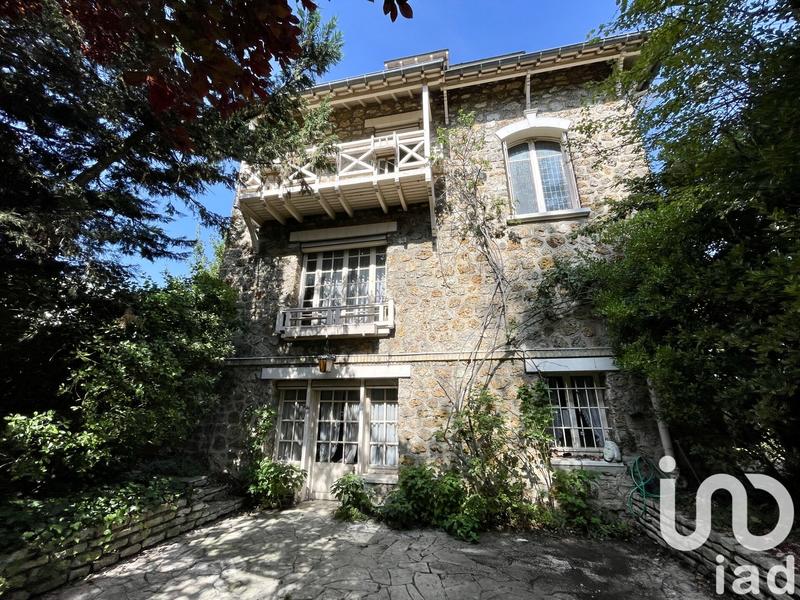Maison - 205 m² - 9 pièces