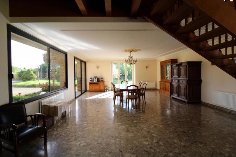 Maison - 230 m² - 6 pièces
