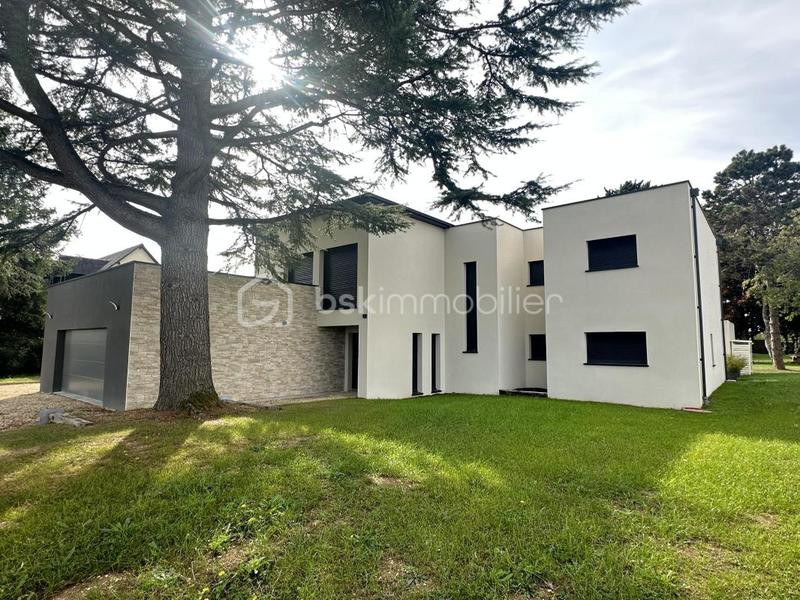 Maison - 293 m² - 7 pièces