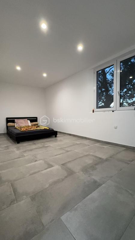 Propriété - 180 m² - 8 pièces