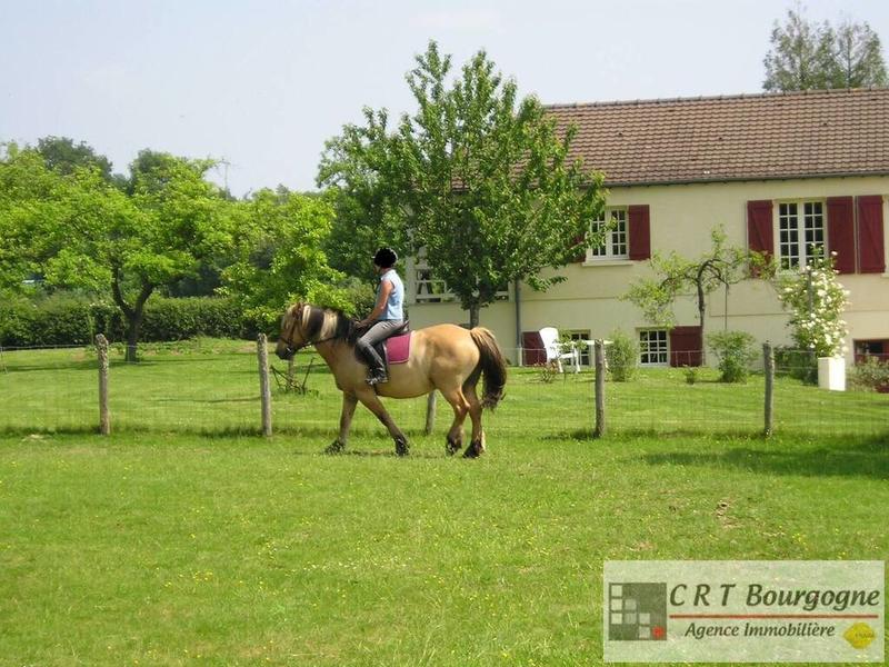 Maison - 240 m² - 8 pièces