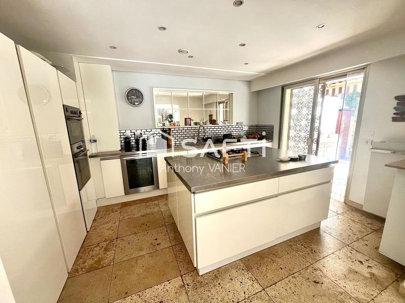 Appartement - 120 m² - 4 pièces