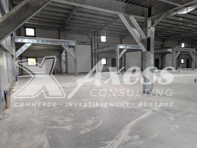 Local d'activité / Entrepôt - 130 m²