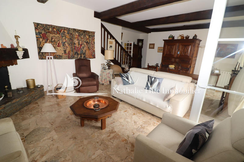 Villa - 216 m² - 6 pièces