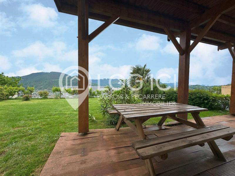 Maison - 180 m² - 7 pièces