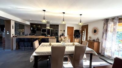 Maison - 145 m² - 7 pièces