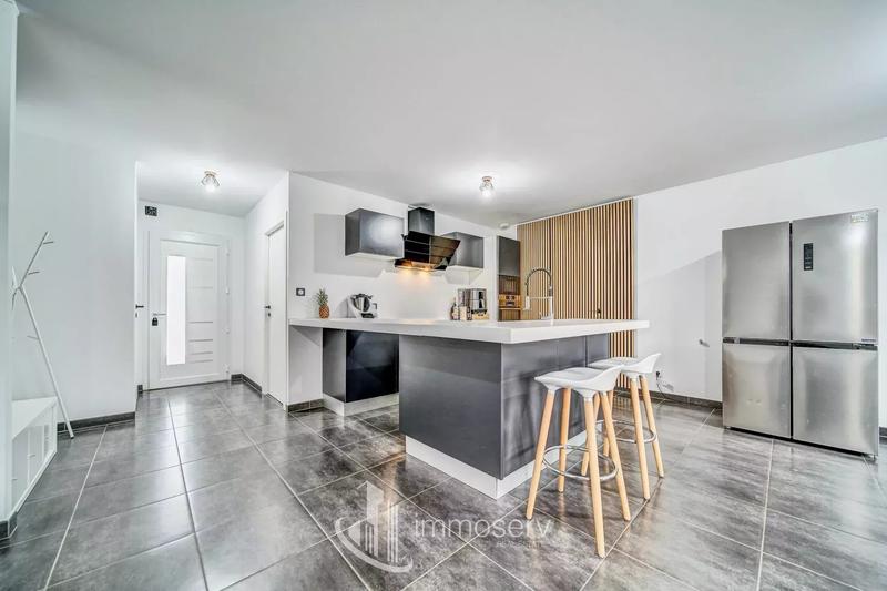 Maison - 106 m² - 6 pièces