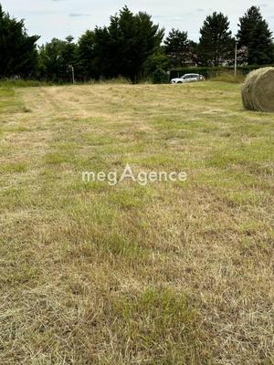 Terrain constructible - 1 380 m²
