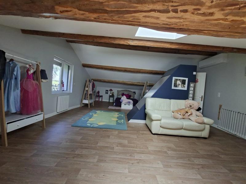 Propriété - 331 m²