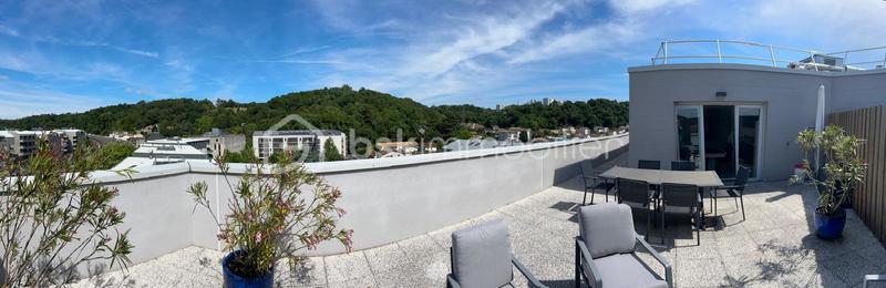 Appartement - 96 m² - 3 pièces