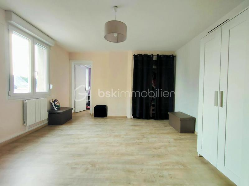 Maison - 241 m² - 7 pièces