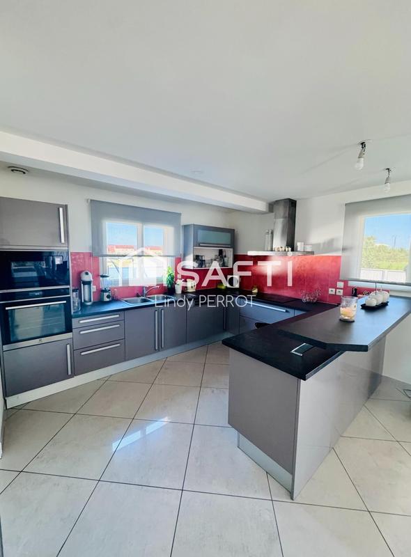 Maison - 205 m² - 7 pièces