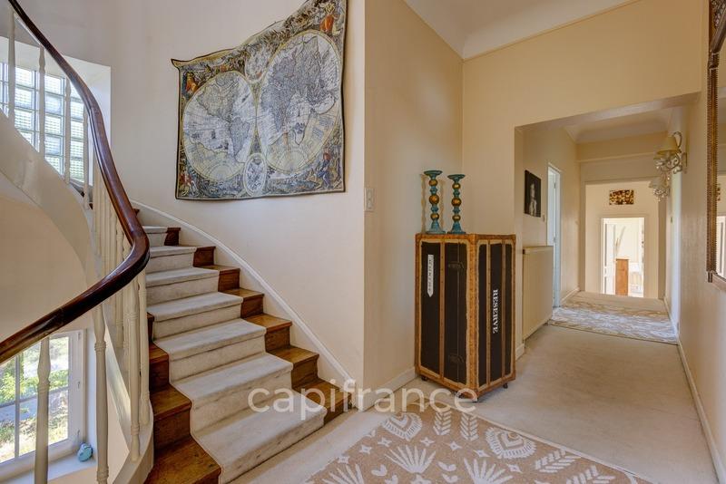 Demeure - 800 m² - 15 pièces