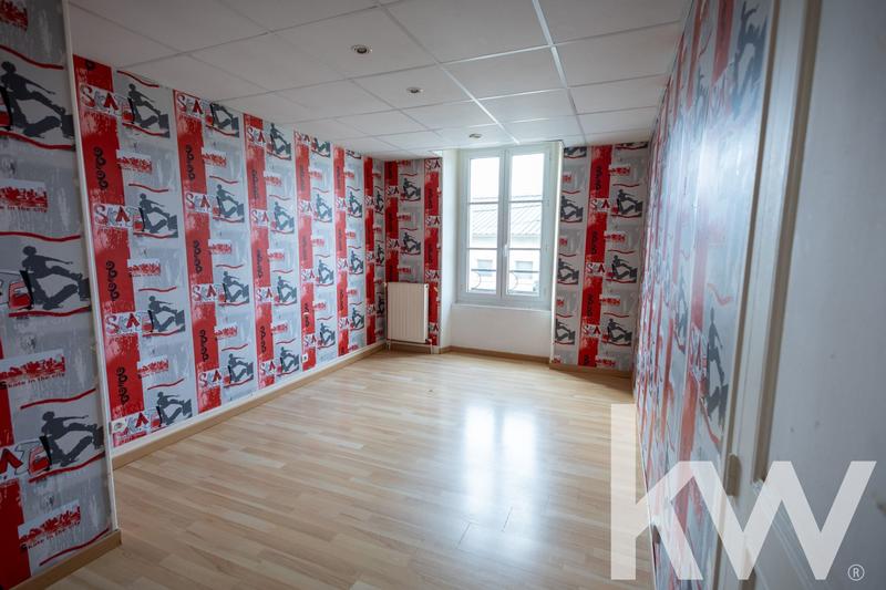 Maison - 268 m² - 12 pièces