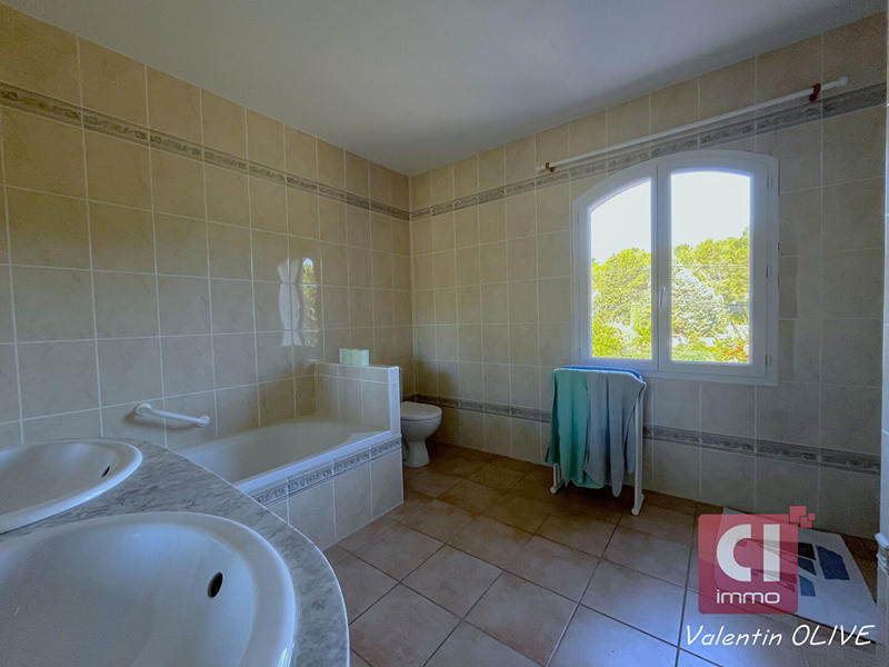 Maison - 188 m² - 8 pièces