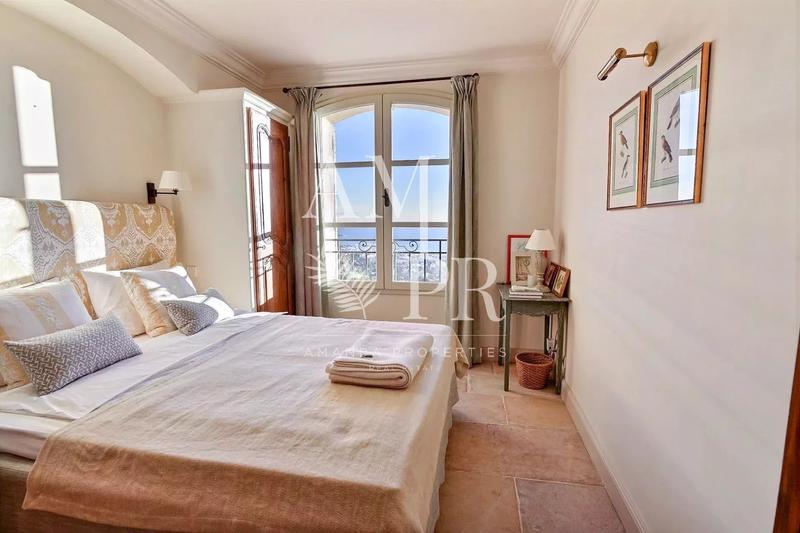 Villa - 185 m² - 7 pièces