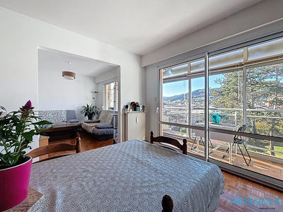 Appartement - 81 m² - 3 pièces