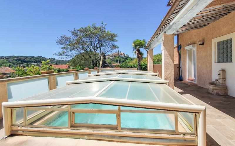 Villa - 201 m² - 8 pièces