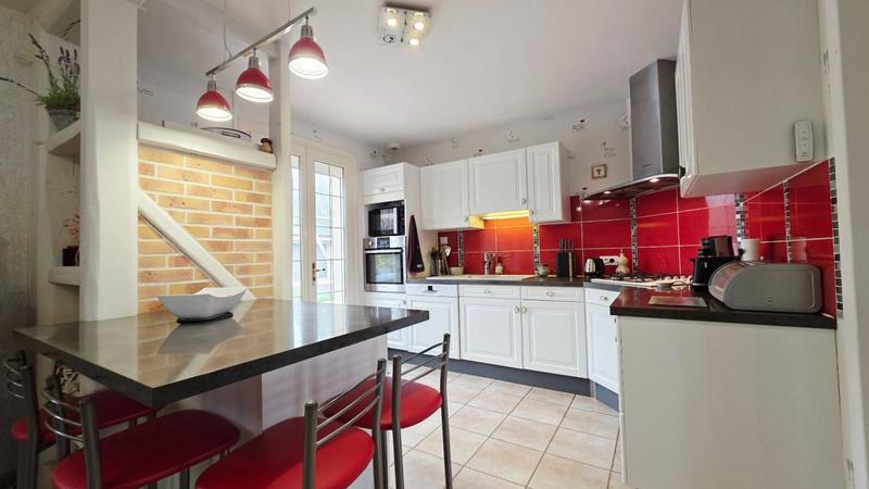 Maison - 166 m² - 8 pièces