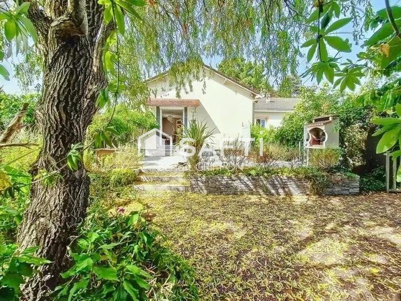 Maison - 137 m² - 8 pièces