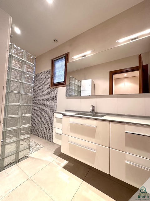 Propriété - 337 m² - 5 pièces