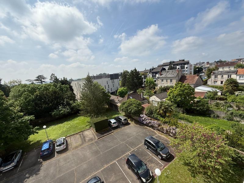 Appartement - 99 m² - 5 pièces