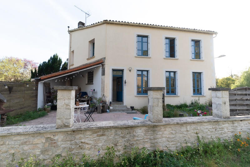 Maison - 245 m² - 5 pièces