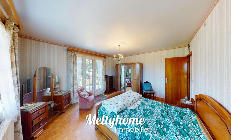 Maison - 180 m² - 10 pièces