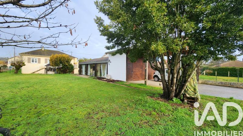 Maison - 235 m² - 10 pièces