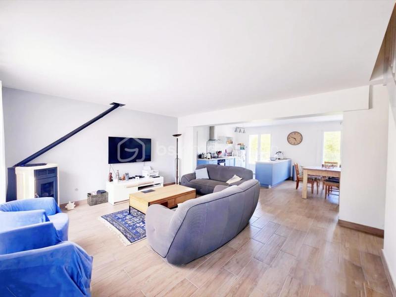 Maison traditionnelle - 141 m² - 6 pièces