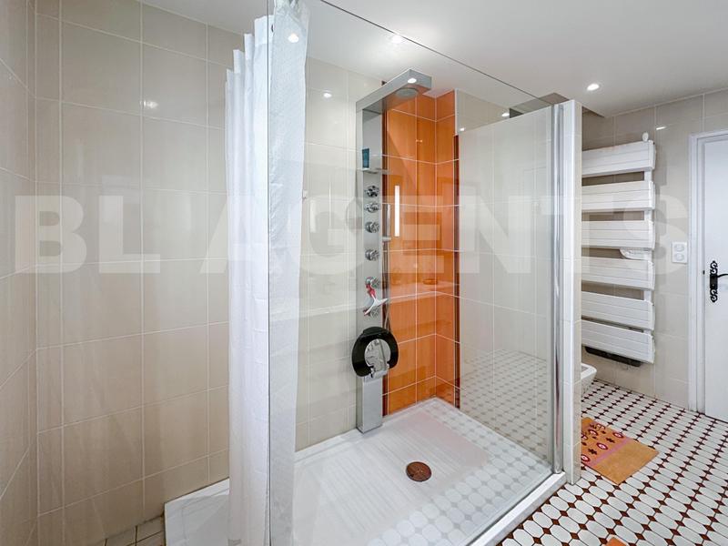 Propriété - 167 m² - 6 pièces