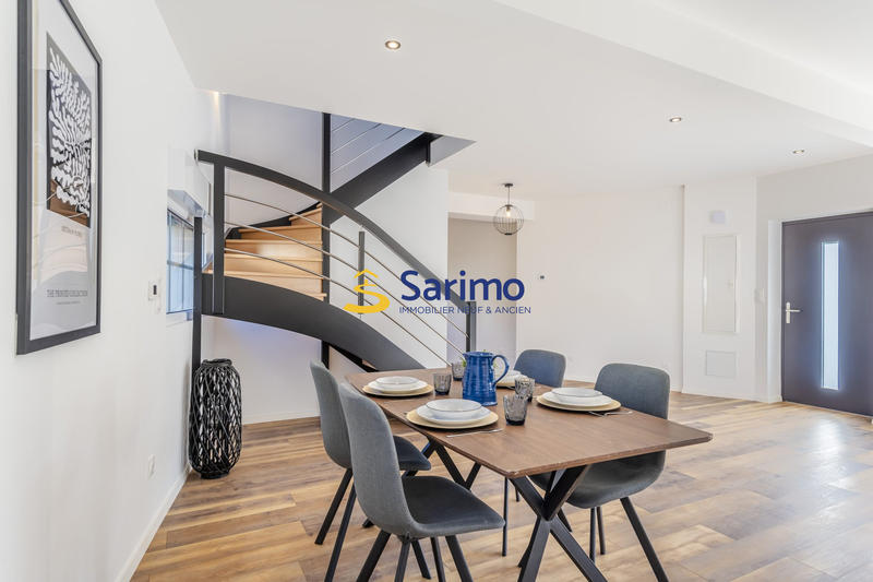 Appartement - 102 m² - 4 pièces