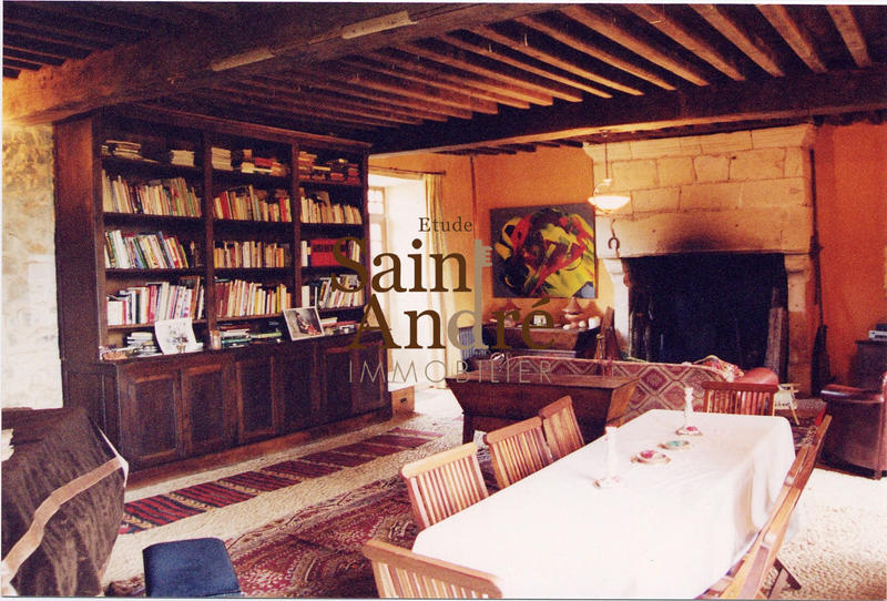 Maison - 365 m² - 7 pièces