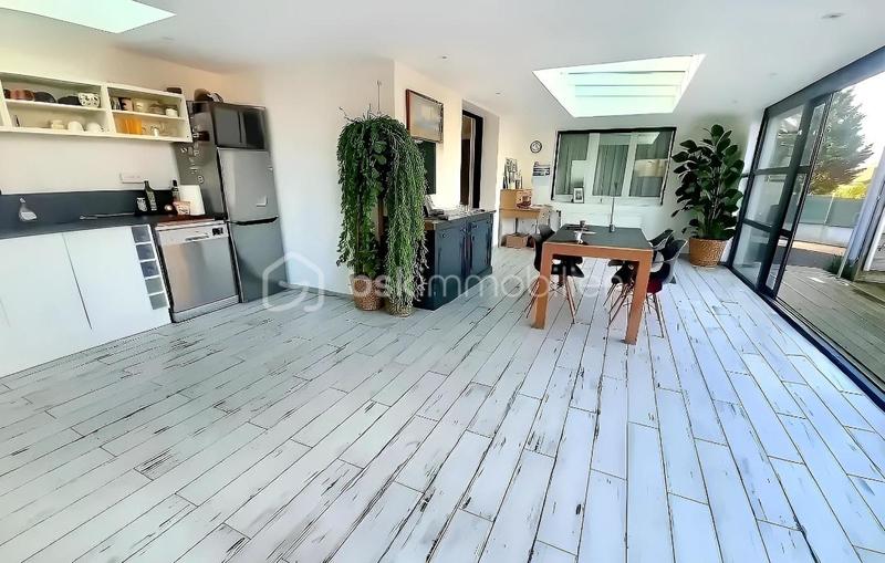 Propriété - 200 m² - 7 pièces