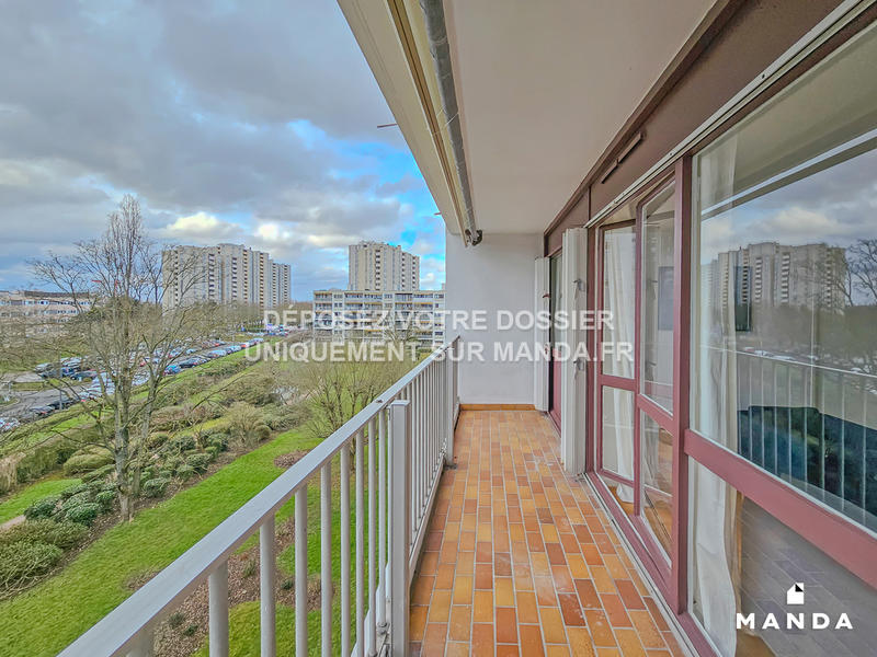 Chambre - 12 m² - 6 pièces