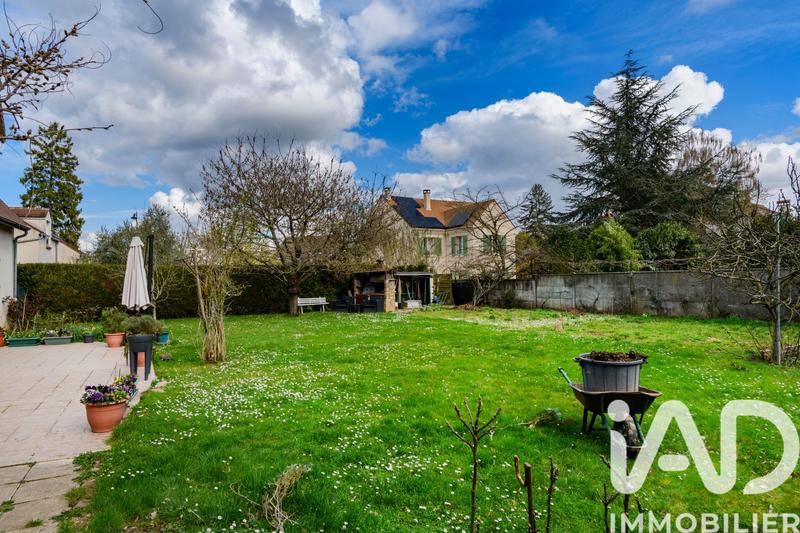 Maison - 225 m² - 8 pièces