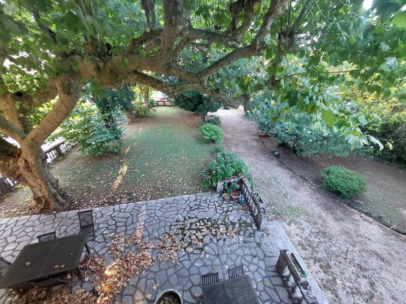 Maison traditionnelle - 341 m² - 12 pièces