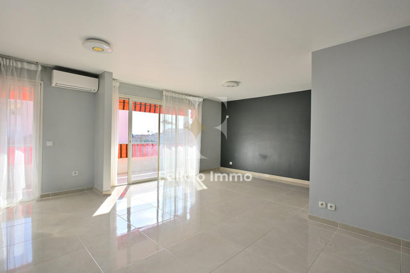 Appartement - 90 m² - 4 pièces