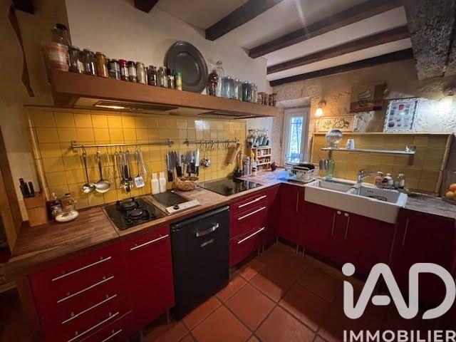 Maison - 220 m² - 7 pièces