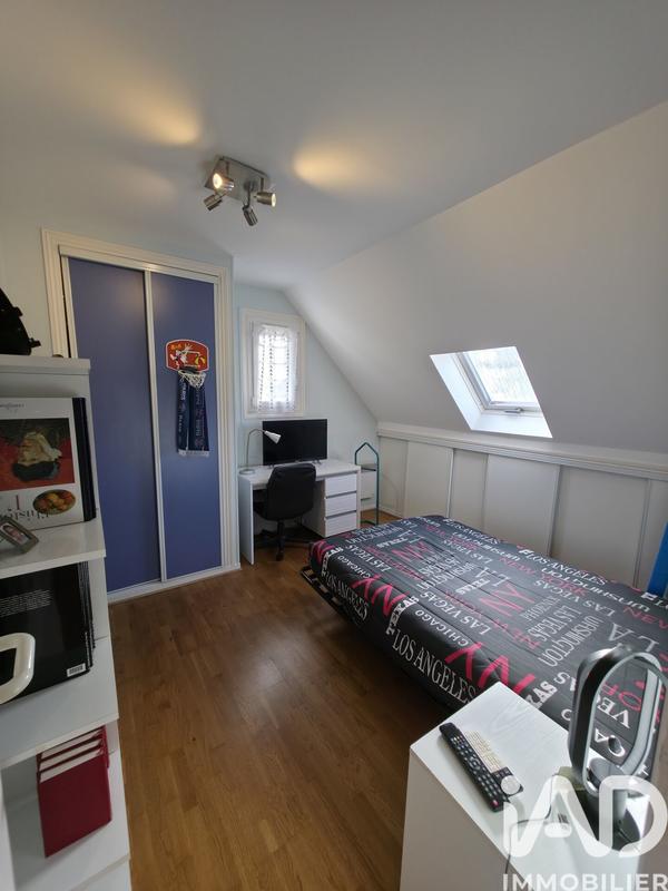 Maison - 222 m² - 7 pièces