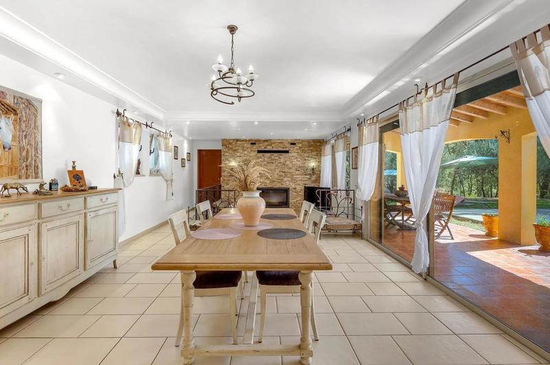 Maison - 160 m² - 5 pièces