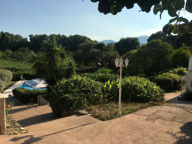 Appartement - 240 m² - 10 pièces