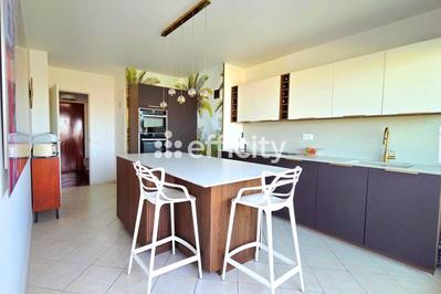 Appartement bourgeois - 121 m² - 4 pièces