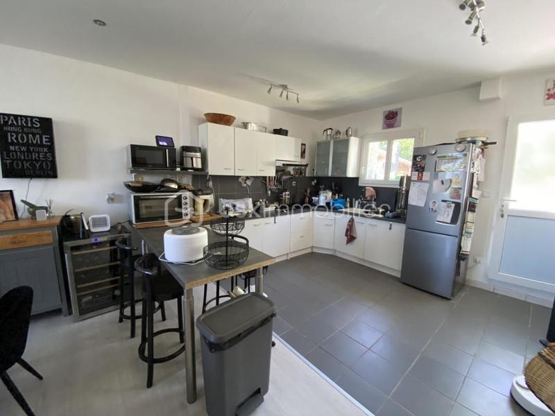 Maison - 170 m² - 8 pièces