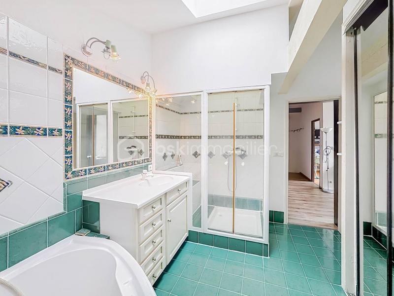 Villa - 202 m² - 7 pièces