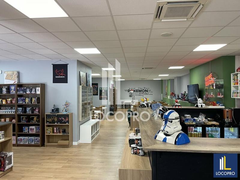 Local commercial - 182 m²