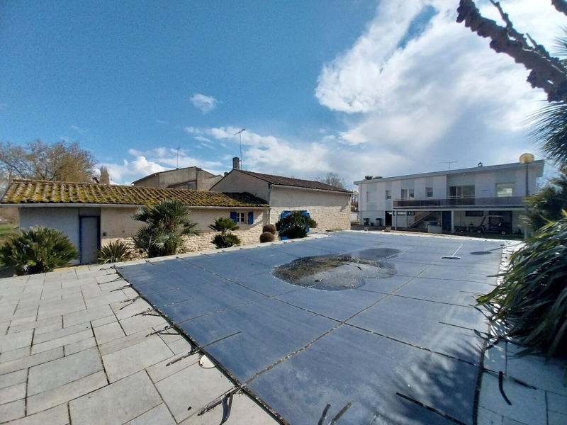 Maison - 284 m² - 7 pièces