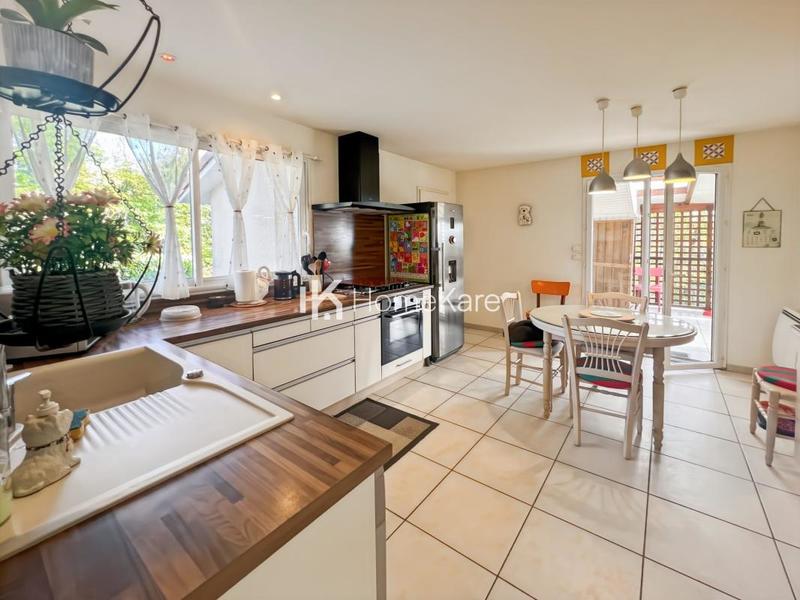 Maison - 180 m² - 7 pièces